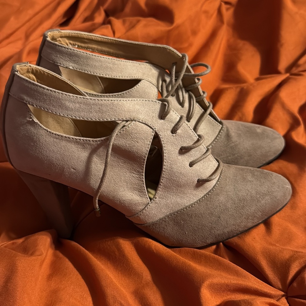 Chic Lace-Up Two-Tone Heels